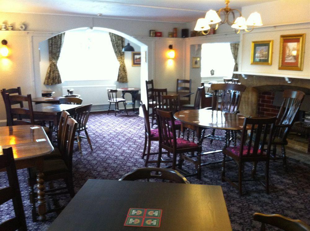 The Black Bull Inn Escrick ภายนอก รูปภาพ