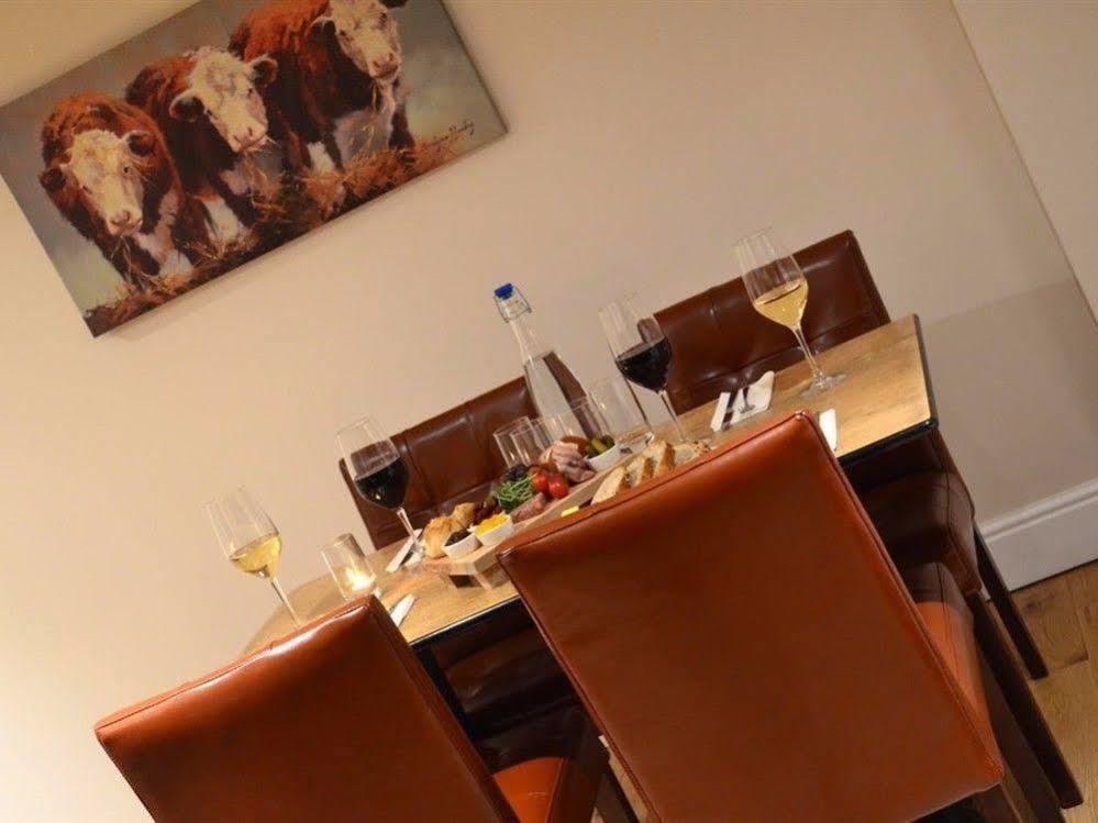 The Black Bull Inn Escrick ภายนอก รูปภาพ