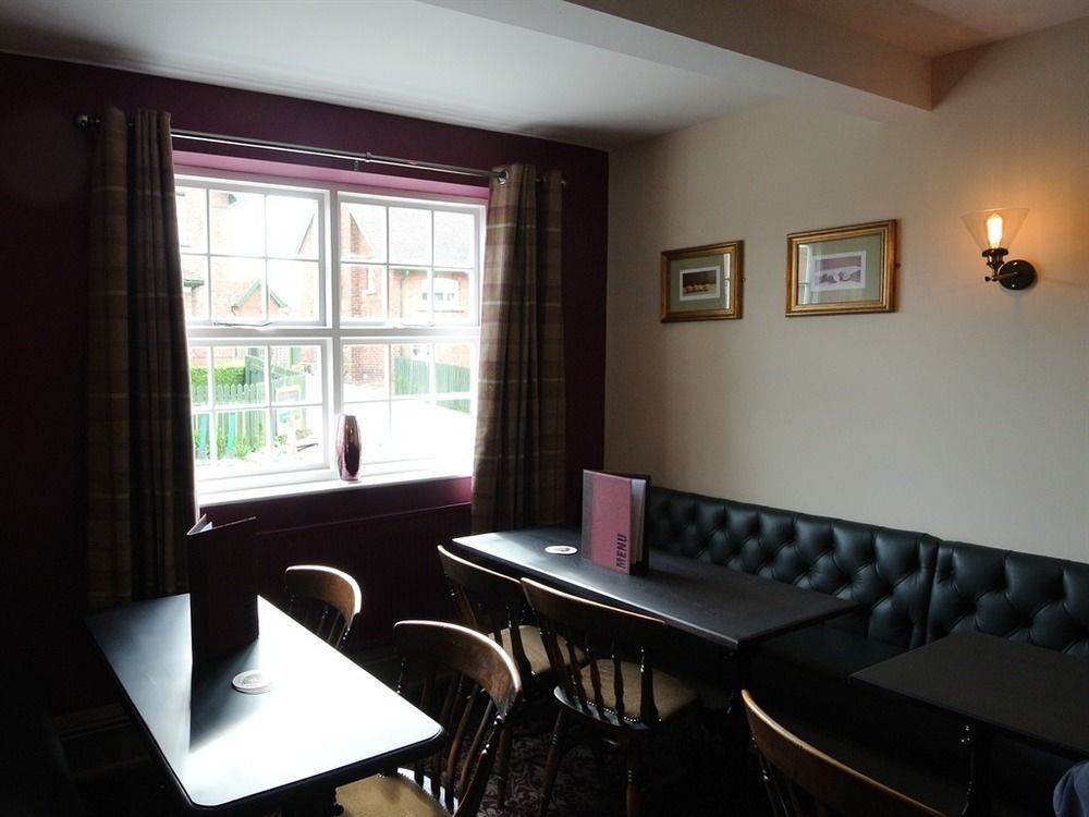 The Black Bull Inn Escrick ภายนอก รูปภาพ