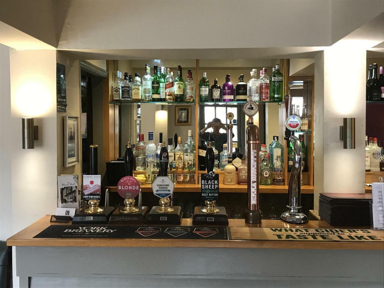 The Black Bull Inn Escrick ภายนอก รูปภาพ